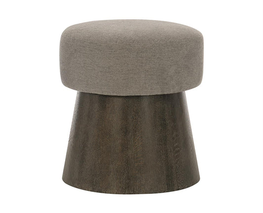 Nayab Pouf